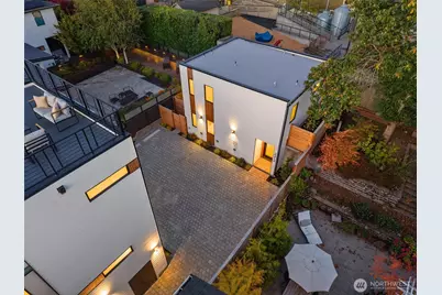 2212 Broadway E, Seattle, WA 98102 - Photo 1