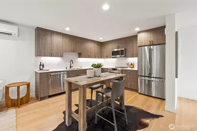 2212 Broadway E, Seattle, WA 98102 - Photo 9