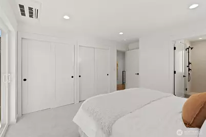 2212 Broadway E, Seattle, WA 98102 - Photo 21