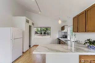 12078 NE 137th Ct, Kirkland, WA 98034 - Photo 3