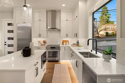 10805 NE 60th Street, Kirkland, WA 98033 - Photo 15