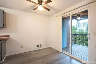 718 10th St SE, Puyallup, WA 98372 - Photo 5