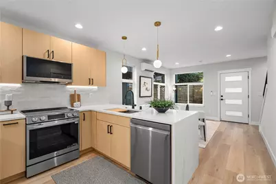 9228 B 22nd Avenue SW, Seattle, WA 98106 - Photo 7