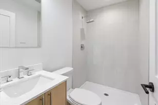 10738 Interlake Ave N, Seattle, WA 98133 - Photo 21