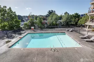 9030 Seward Park Ave S, Seattle, WA 98118 - Photo 23