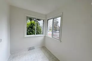 10218 34th Ave SW, Seattle, WA 98146 - Photo 9