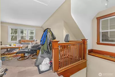 708 Warren Avenue N, Seattle, WA 98109 - Photo 33