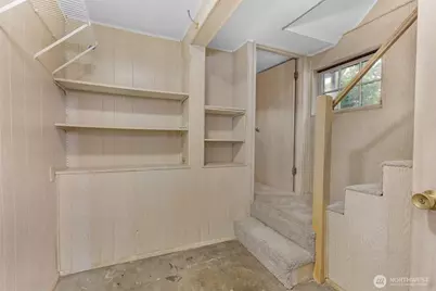 708 Warren Avenue N, Seattle, WA 98109 - Photo 15