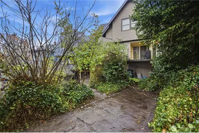 708 Warren Avenue N, Seattle, WA 98109 - Photo 35