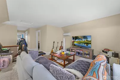 708 Warren Avenue N, Seattle, WA 98109 - Photo 21