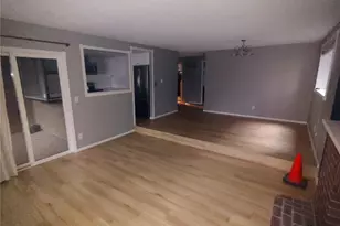 110 SW 116th St, Seattle, WA 98146 - Photo 5