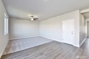 9733 Hay St SE, Yelm, WA 98597 - Photo 5