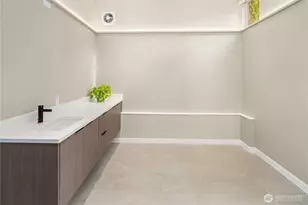 9600 NE 28th St, Clyde Hill, WA 98004 - Photo 37