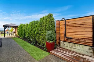 9600 NE 28th St, Clyde Hill, WA 98004 - Photo 35