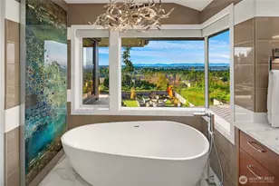 9600 NE 28th St, Clyde Hill, WA 98004 - Photo 25