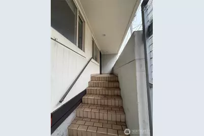 111 Harrison St W, Seattle, WA 98119 - Photo 25