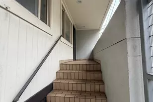 111 Harrison St W, Seattle, WA 98119 - Photo 25