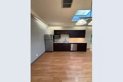 111 Harrison St W, Seattle, WA 98119 - Photo 9