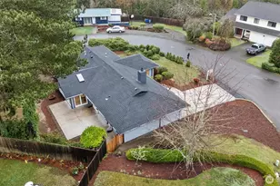 12544 SE 16th St, Bellevue, WA 98005 - Photo 35