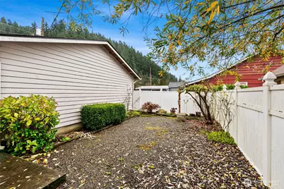 506 E Locust Street, Centralia, WA 98531 - Photo 27