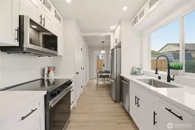 9223 38th Avenue S #B, Seattle, WA 98118 - Photo 9