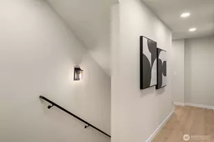 1012 A NE 70th St, Seattle, WA 98115 - Photo 23