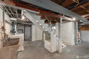 619 NW 89th St, Seattle, WA 98117 - Photo 19