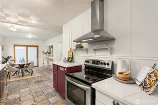 619 NW 89th St, Seattle, WA 98117 - Photo 7