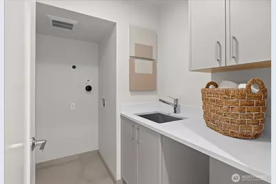 4222 Meridian Avenue N, Seattle, WA 98103 - Photo 21