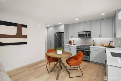 4224 Meridian Avenue N, Seattle, WA 98103 - Photo 7