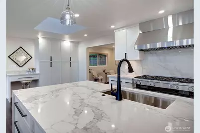 13901 Somerset Lane SE, Bellevue, WA 98006 - Photo 5