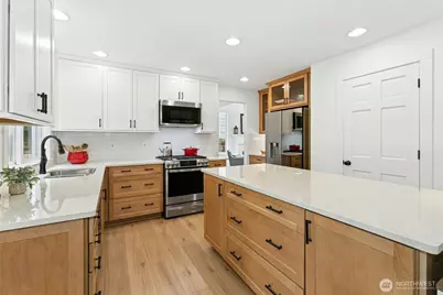 2409 237th Court NE, Sammamish, WA 98074 - Photo 13