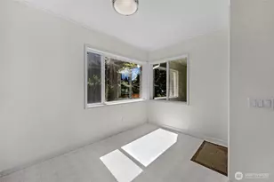 5316 East Dr, Everett, WA 98203 - Photo 9