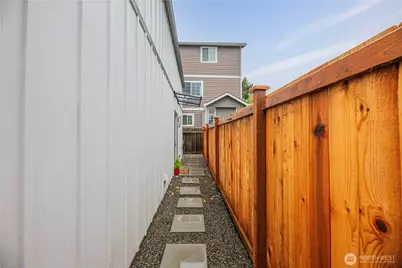 9223 38th Avenue S #B, Seattle, WA 98118 - Photo 33
