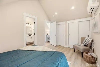 9223 38th Avenue S #B, Seattle, WA 98118 - Photo 25