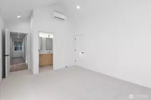 10738 Interlake Ave N, Seattle, WA 98133 - Photo 13