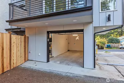 10738 Interlake Avenue N, Seattle, WA 98133 - Photo 27