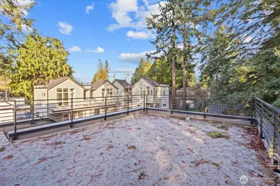 10738 Interlake Avenue N, Seattle, WA 98133 - Photo 23