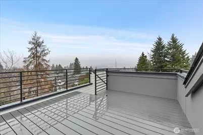 4222 Meridian Avenue N, Seattle, WA 98103 - Photo 27