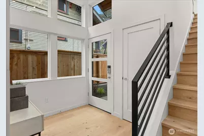 4222 Meridian Avenue N, Seattle, WA 98103 - Photo 3