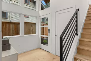 4222 Meridian Ave N, Seattle, WA 98103 - Photo 3