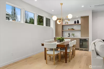 4222 Meridian Avenue N, Seattle, WA 98103 - Photo 7