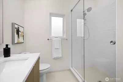 4224 Meridian Avenue N, Seattle, WA 98103 - Photo 13