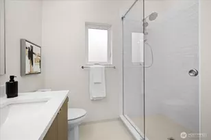 4224 Meridian Ave N, Seattle, WA 98103 - Photo 13