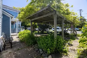 602 N Main St, Coupeville, WA 98239 - Photo 3