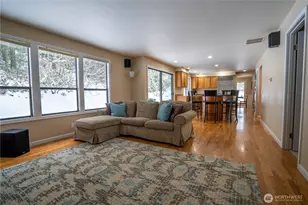 26047 SE 26th Ct, Sammamish, WA 98075 - Photo 9