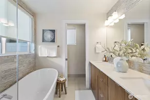 2212 Franklin Ave E, Seattle, WA 98102 - Photo 13