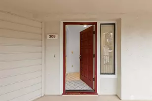 9920 NE 119th St, Kirkland, WA 98034 - Photo 3