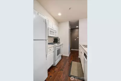 5589 Lakemont Boulevard SE #1702, Bellevue, WA 98006 - Photo 5