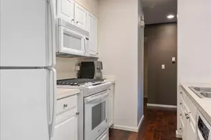 5589 Lakemont Blvd SE, Bellevue, WA 98006 - Photo 5